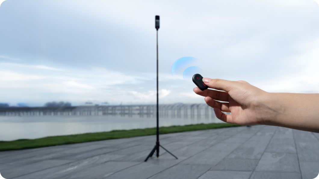 Insta360 kijek Selfie ze statywem i pilotem