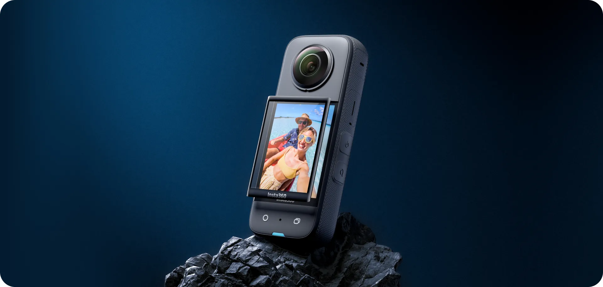 Kamera Insta360 X3 z osłoną ekranu