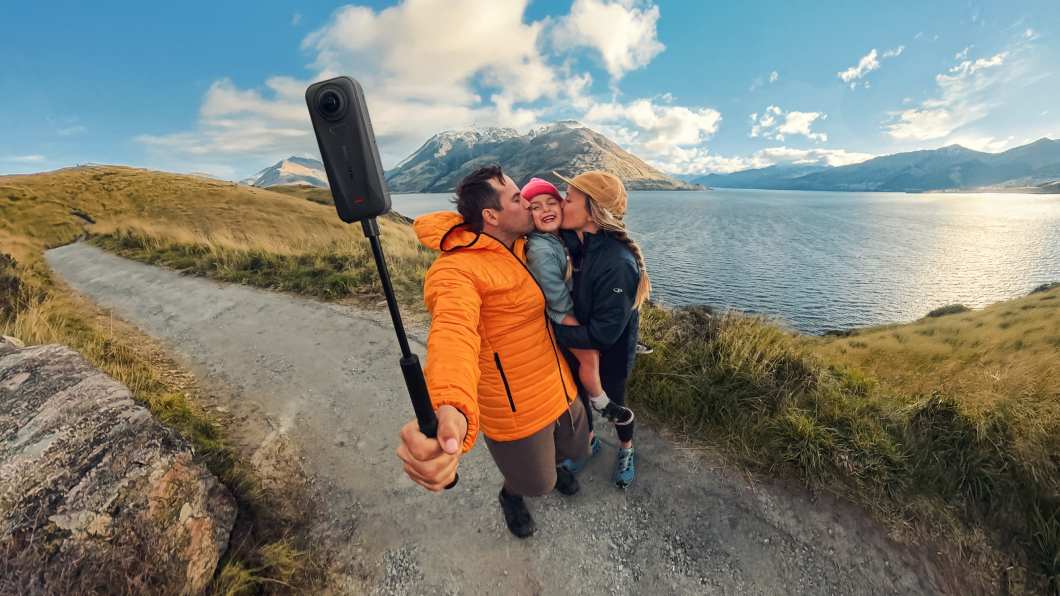Insta360 X4 Air nagrywa rodzinę